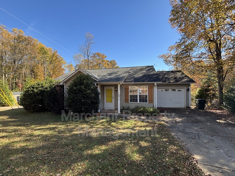 Greer House: 708 Maple Drive