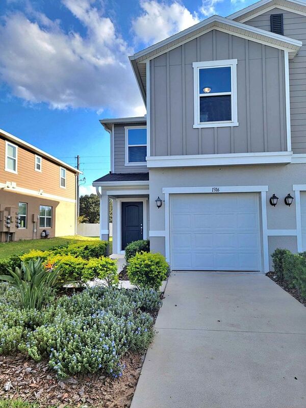 Davenport Townhome: 1316 Mirabella Cir