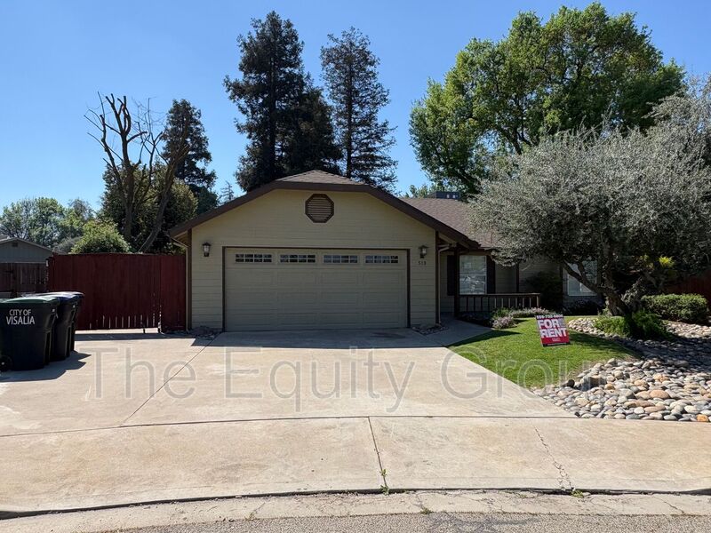 Visalia House: 519 North Aspen St