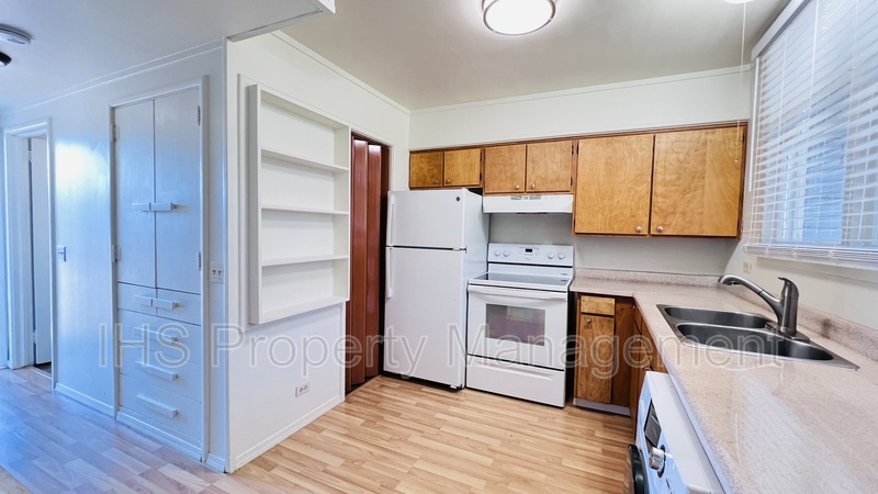 Richland Condo: 1213 George Washington Way