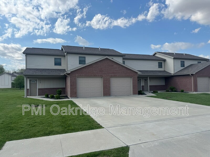 Brookville Condo: 719-779 Meadow Glen Ave.