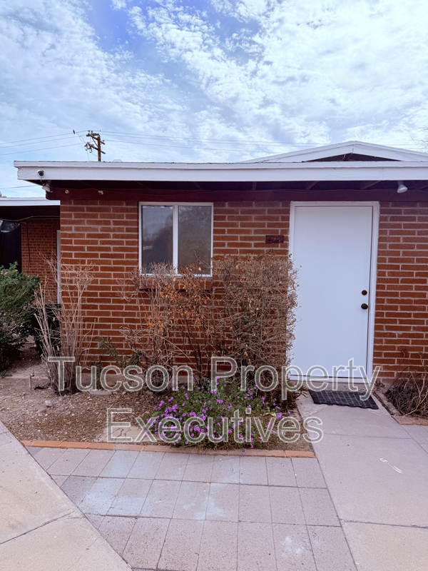 Tucson Condo: 814 N Alvernon Way