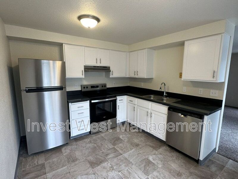 EUGENE Condo: 1861 KINGSLEY ROAD