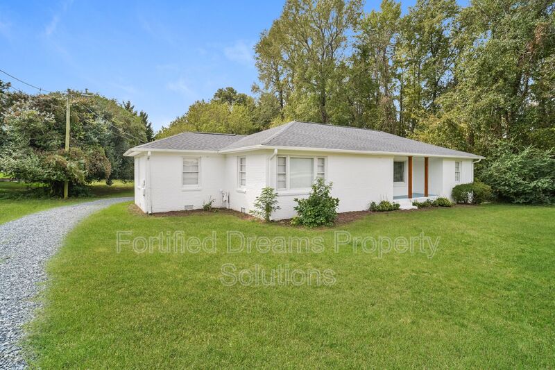 Archdale House: 4049 Wood Ave