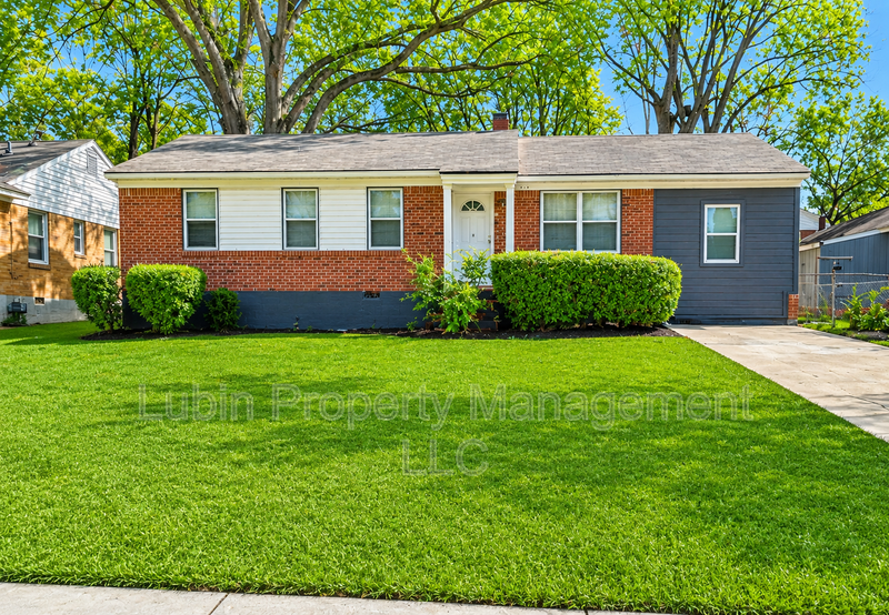 Memphis House: 3558 Hallbrook St