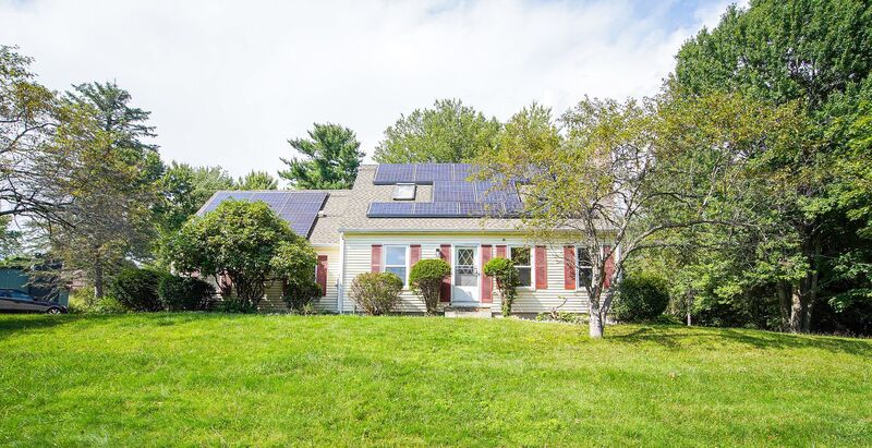 Amherst House: 26 Hunters Hill Circle