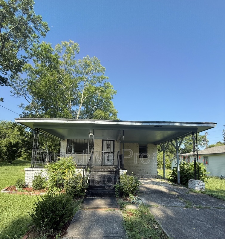 Birmingham House: 9720 Westfield Place