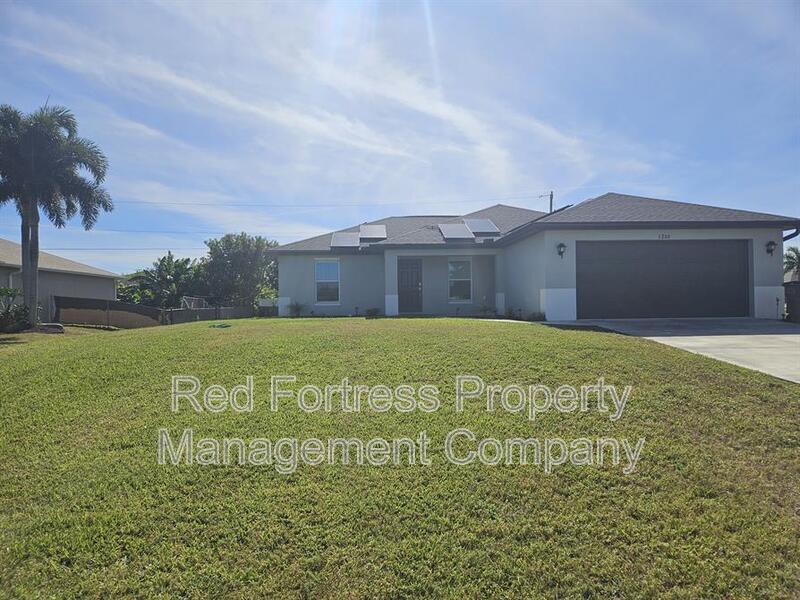 Cape Coral House: 1200 NW 15th Ter