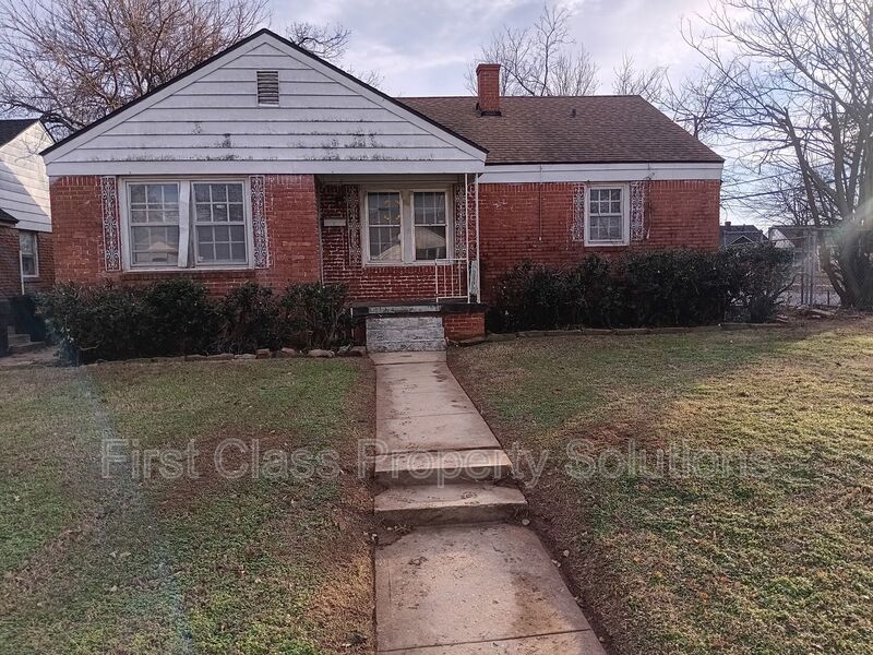 Oklahoma City House: 2200 Hardin Dr