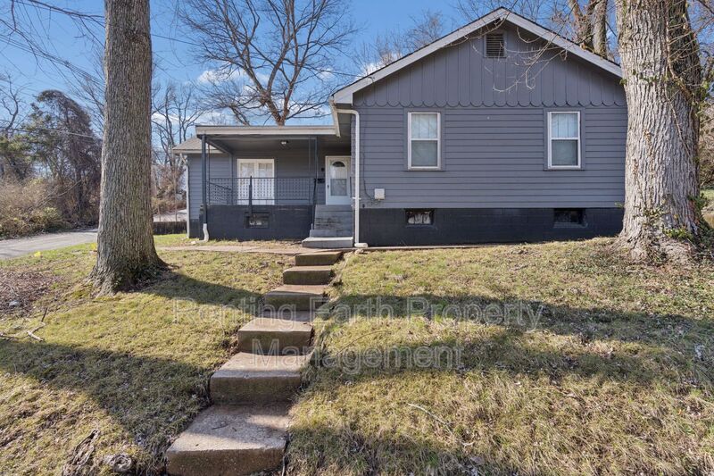 Saint Louis House: 5515 Wilborn Dr