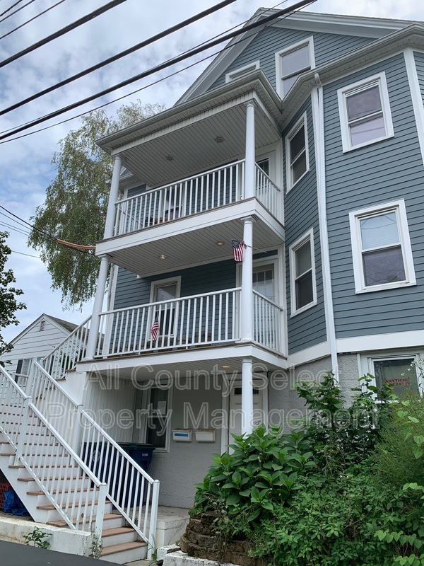 Salem Condo: 195 Jefferson Ave
