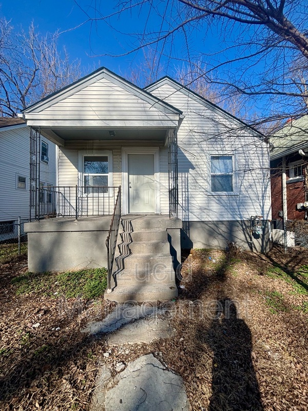 Louisville House: 328 Cecil Avenue