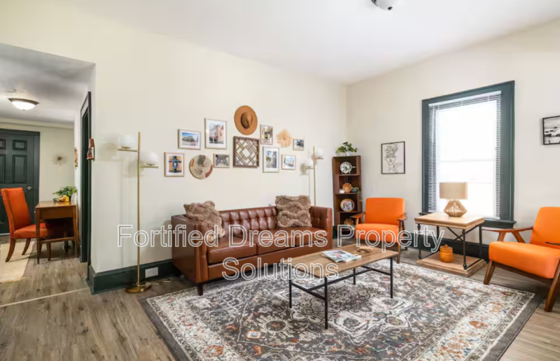 Winston Salem House: 720 S Broad St