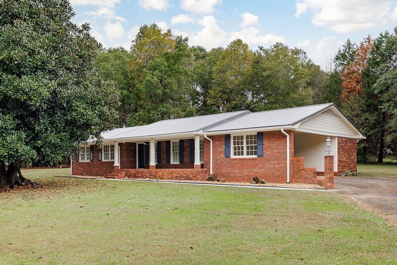 Watkinsville House: 1110 Maple Cir