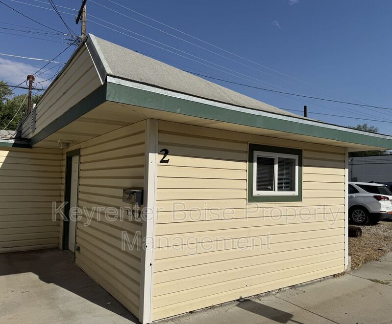 Boise House: 1912 S Owyhee St