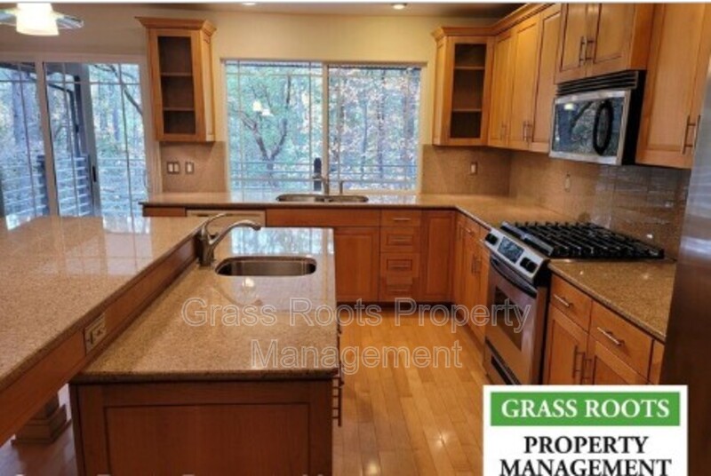 Nevada City House: 19790 New Rome Rd