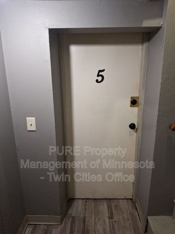 Saint Paul Condo: 840 Beech St