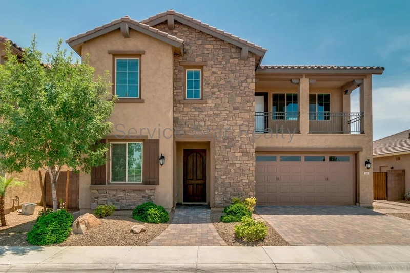 Chandler House: 145 E Coconino Dr