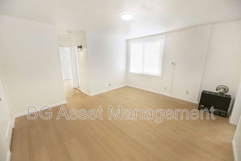 Oakland Condo: 2039 MacArthur Blvd