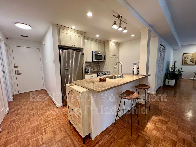 Philadelphia Condo: 136 N Bread St
