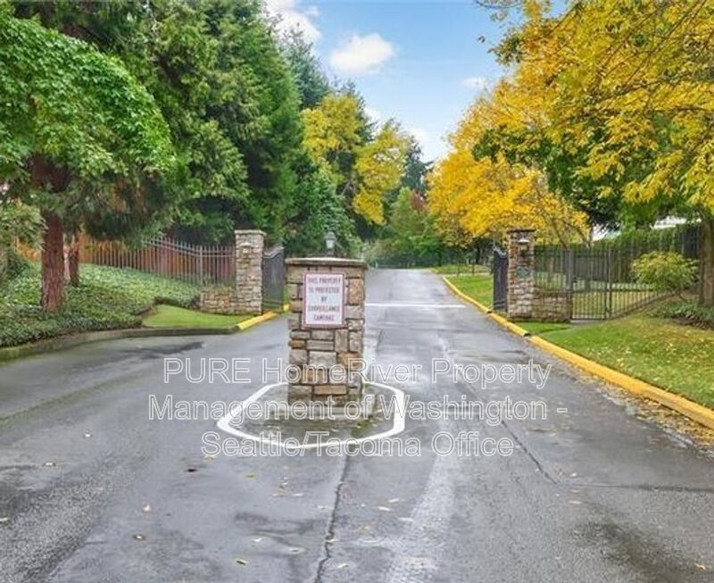Federal Way Condo: 31500 33rd PL SW