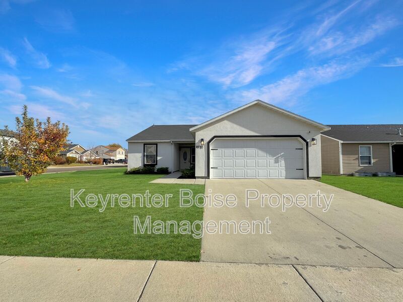 Middleton House: 770 S Ahsahka Way