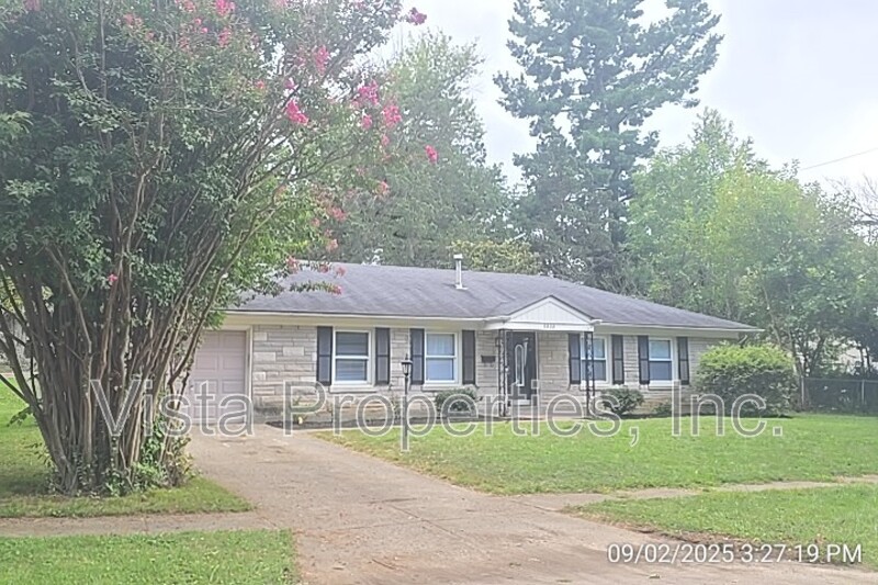 Plantation House: 8802 Malvern Hill Road
