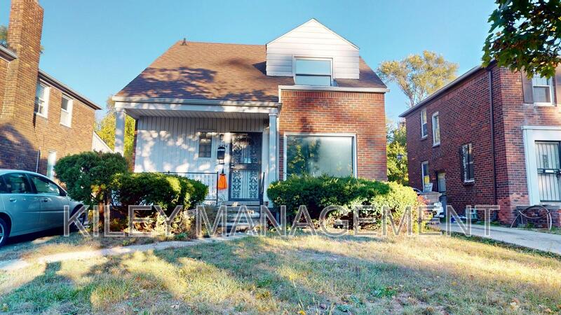 Detroit Condo: 16894 Hubbell Avenue - Upper