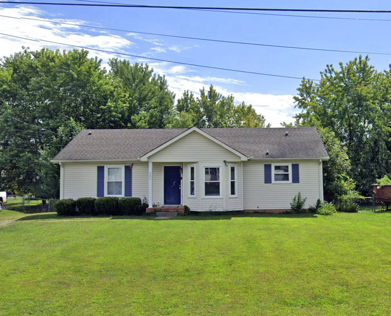 Clarksville House: 587 Joshua Drive