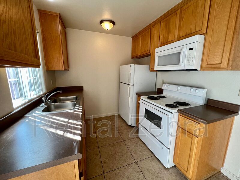 Request a Viewing for 2935 Willowbrook Dr C Tenant Turner