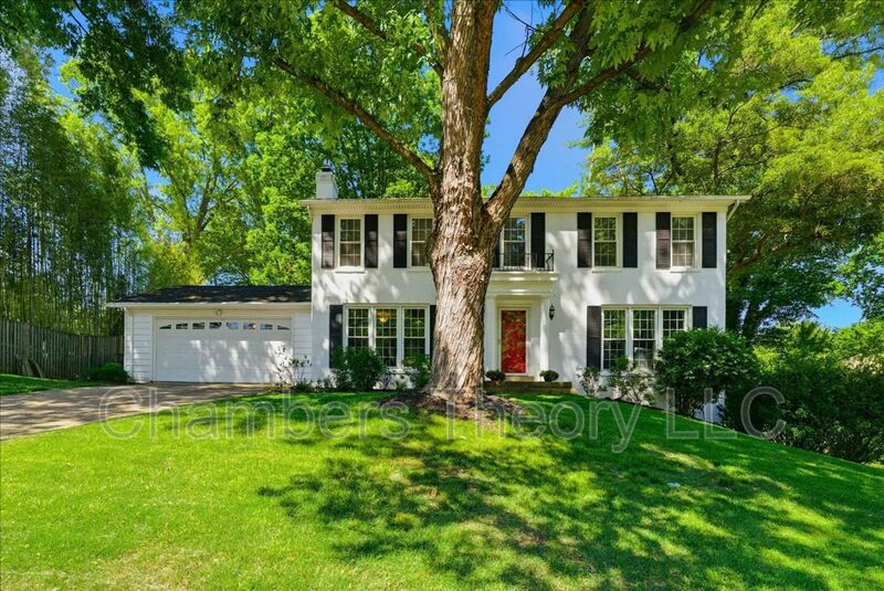 Vienna House: 9902 Madrigal Way