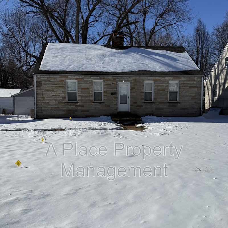 St. Louis House: 3717 Gordon Avenue