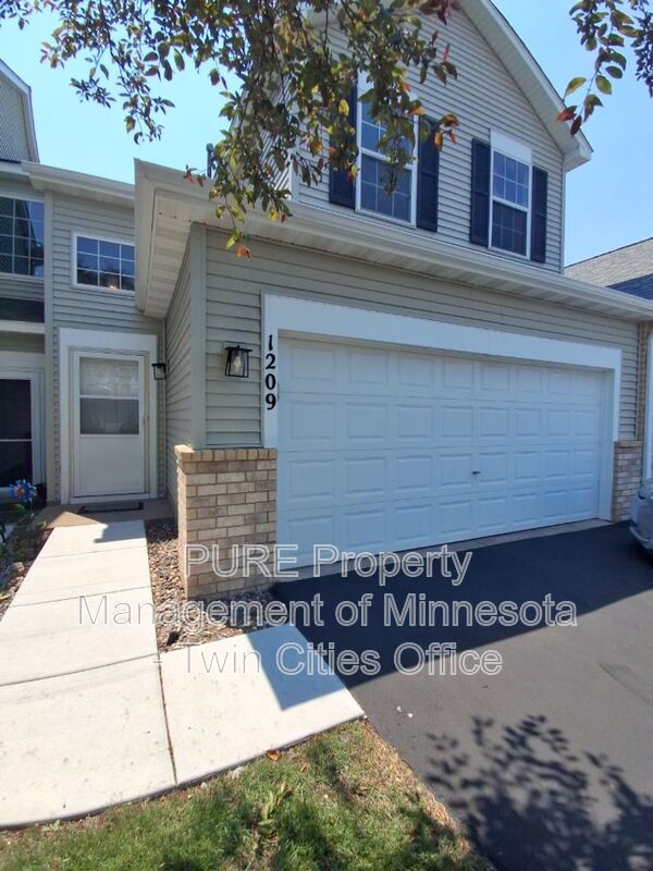 Stillwater Townhome: 1209 Timber Way