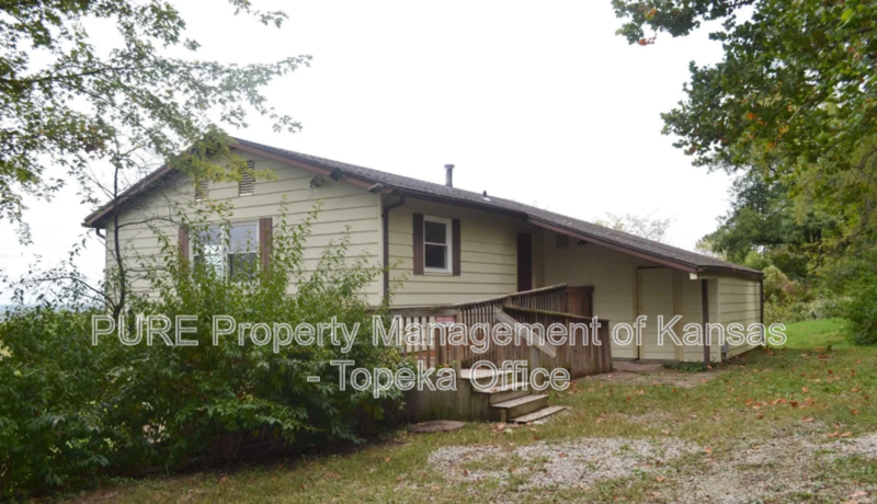 Baldwin House: 1702 N 466 Road