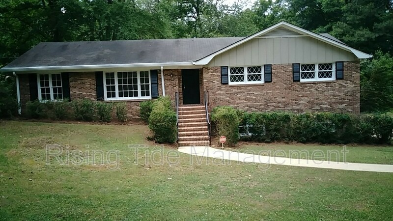 Birmingham House: 909 Skyview Ln
