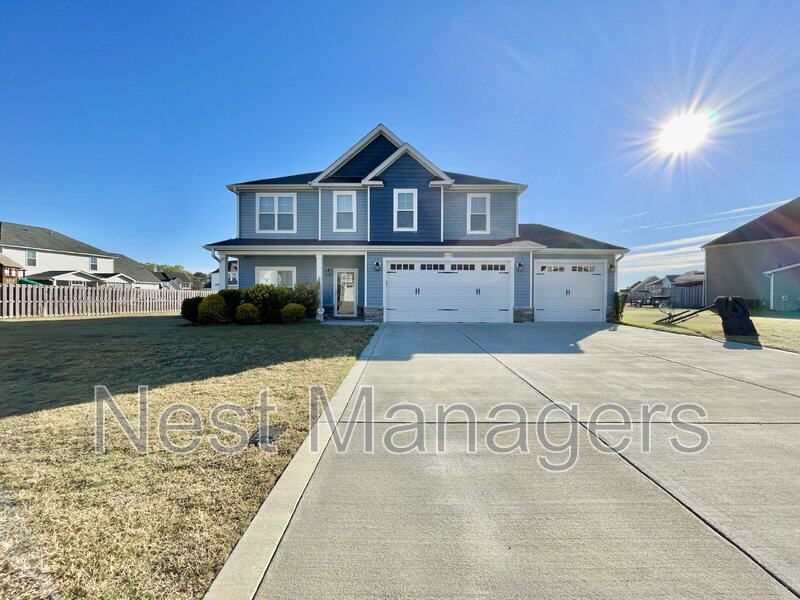 Hope Mills House: 5137 Thruway Road