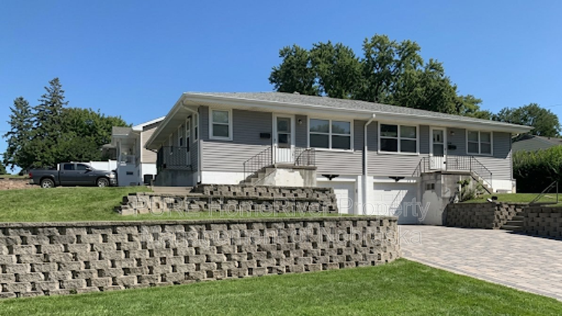Omaha Condo: 3107 S. 44th Avenue