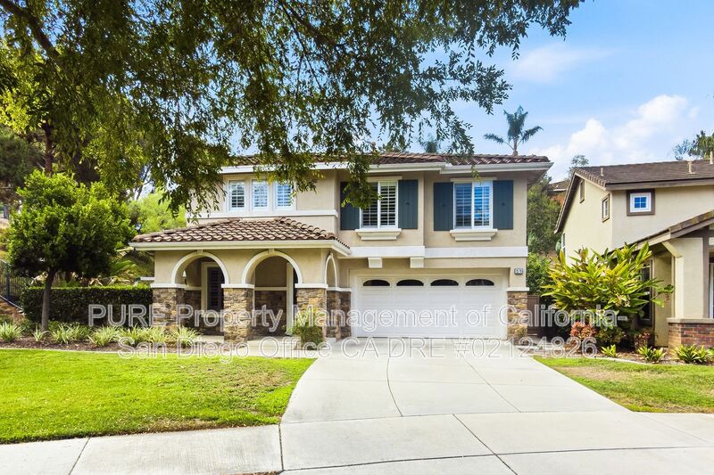Vista House: 1578 Acacia Cir