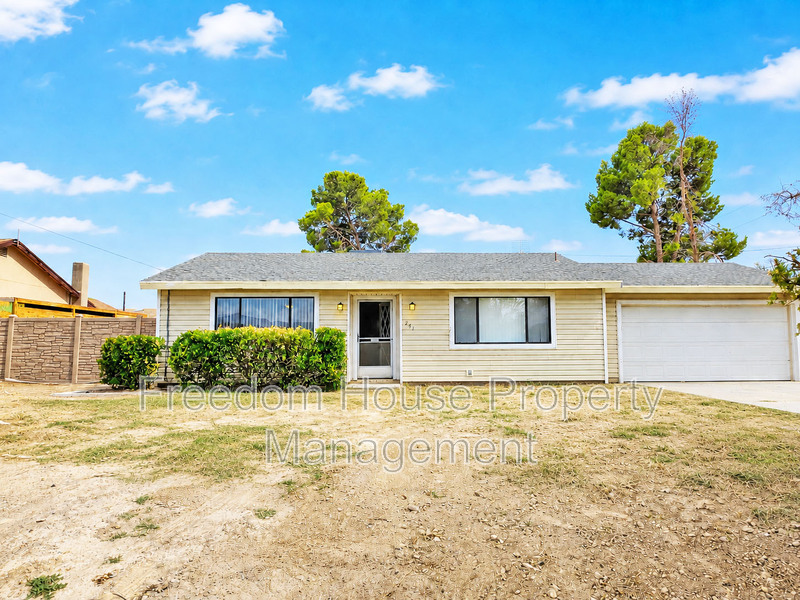 Pahrump House: 721 East Calvada Boulevard