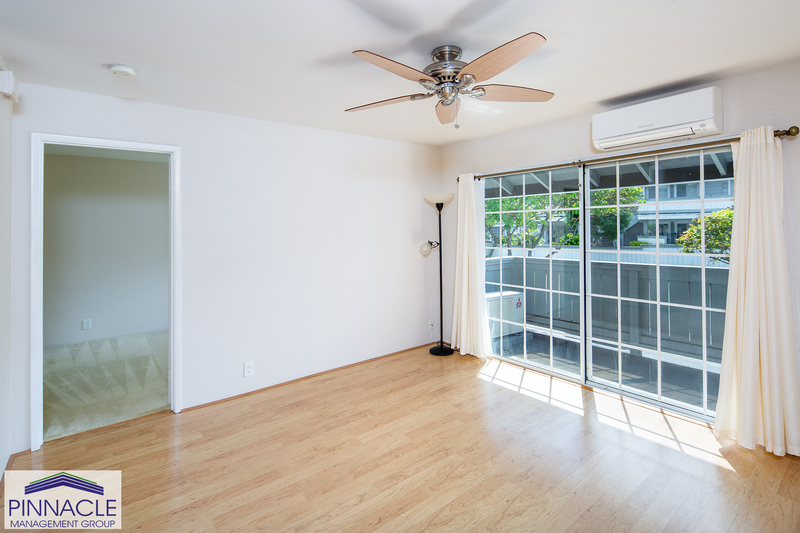 Honolulu Condo: 493 Mananai Pl #31V