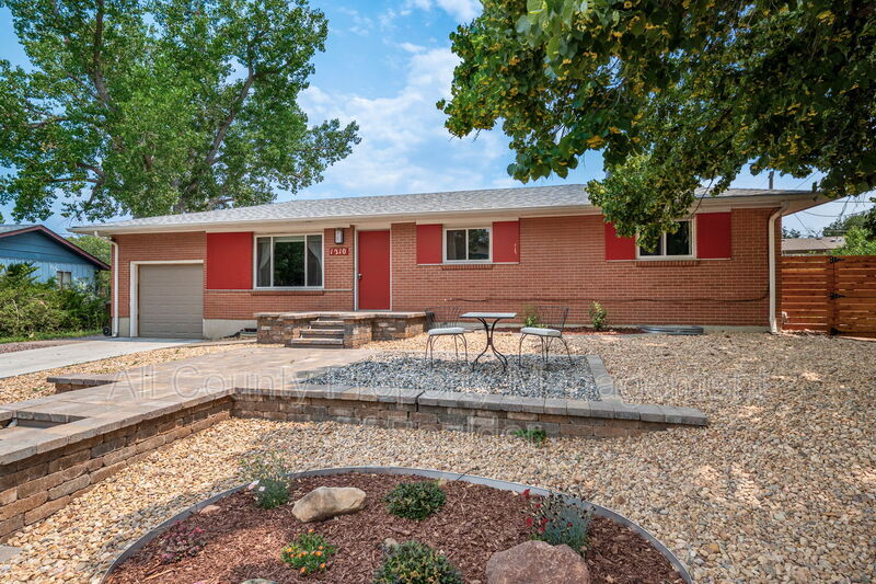 Boulder House: 1210 Aikins Way