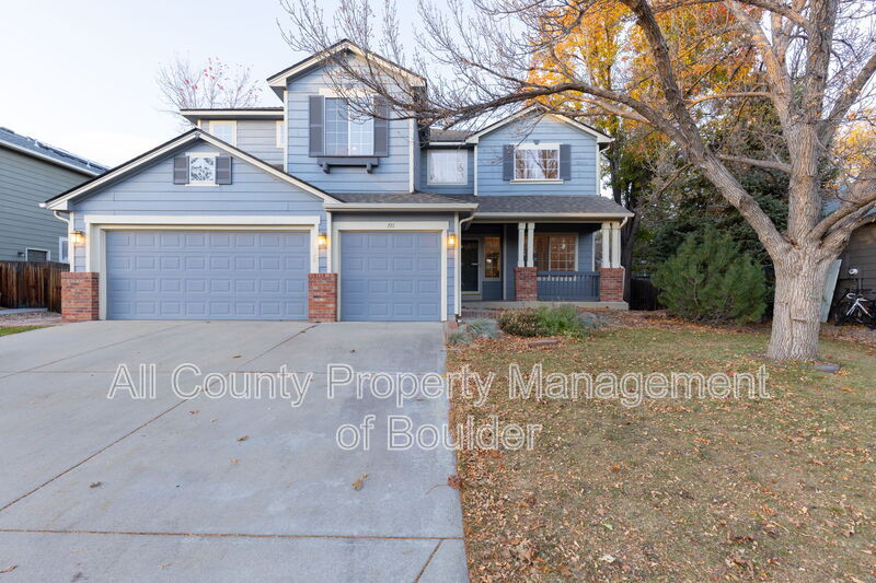 Lafayette House: 190 Mercator Ave