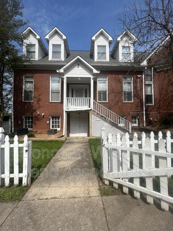 Mooresville Condo: 135 E Wilson Ave -  E