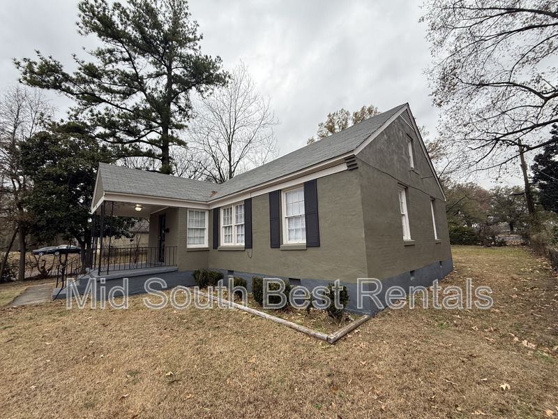 Memphis House: 78 E Fernwood Ave