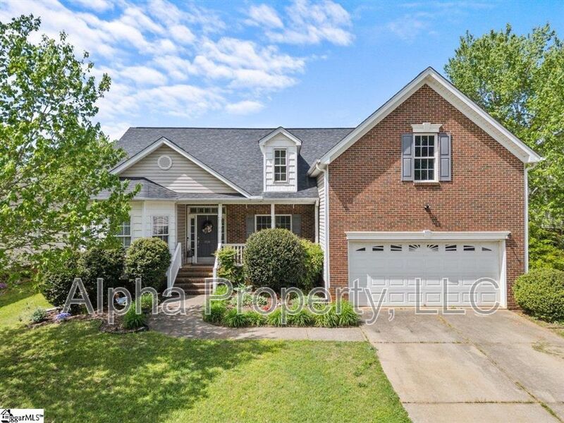 Boiling Springs House: 824 Laurelcreek Dr