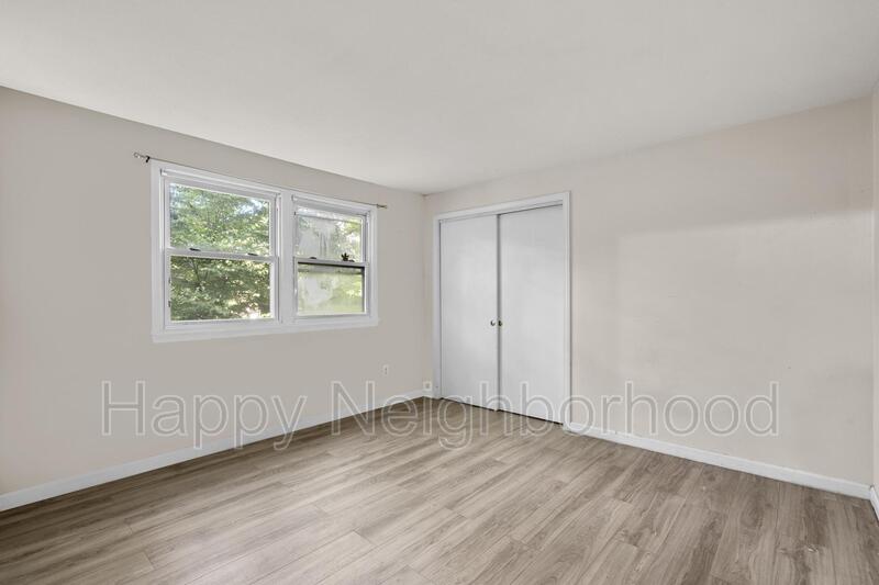 Bristol House: 451 Divinity Street