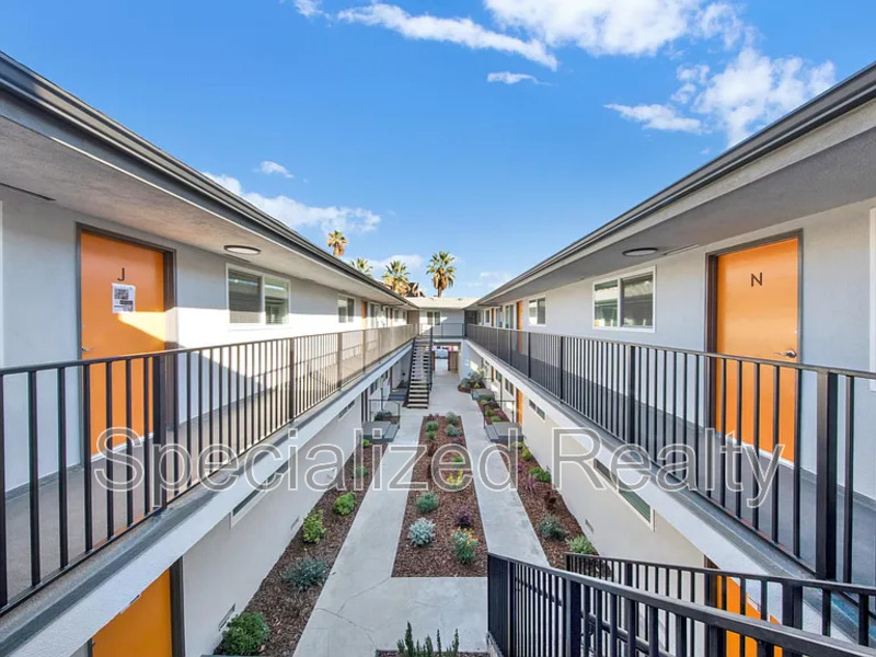 Glendale Condo: 139 N Belmont St Unit L