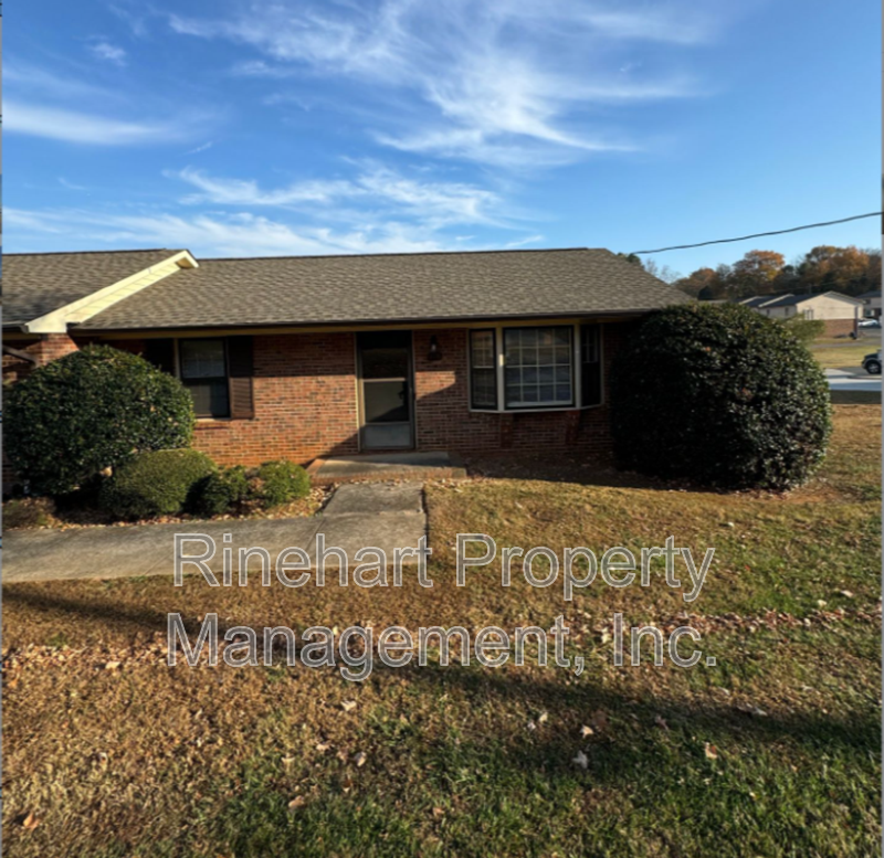 Rock Hill House: 470 Kimbrell Street