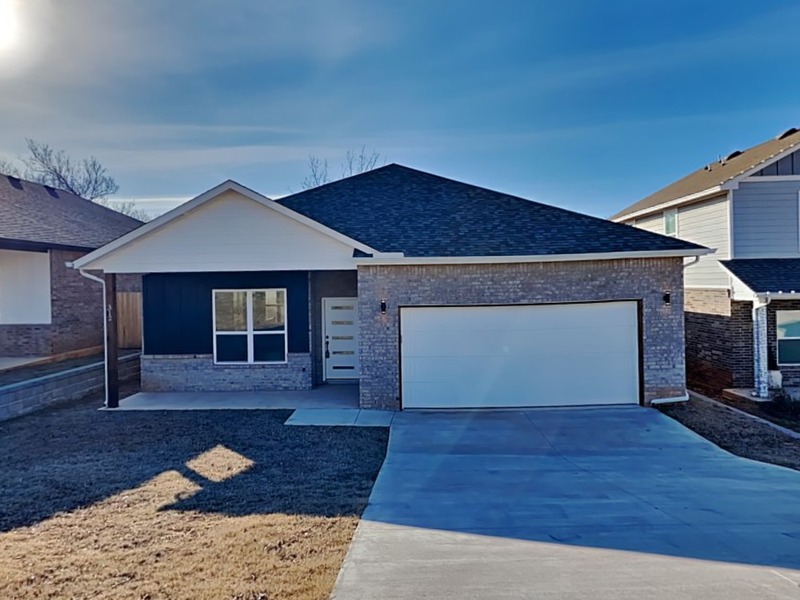 Arcadia House: 312 W 3rd St