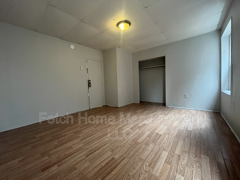 New Holland Condo: 117 East Main Street - Room 8
